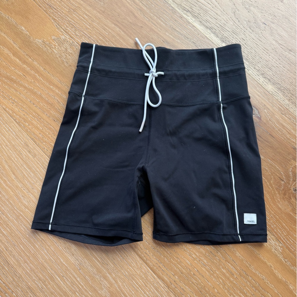 Vuori black workout shorts